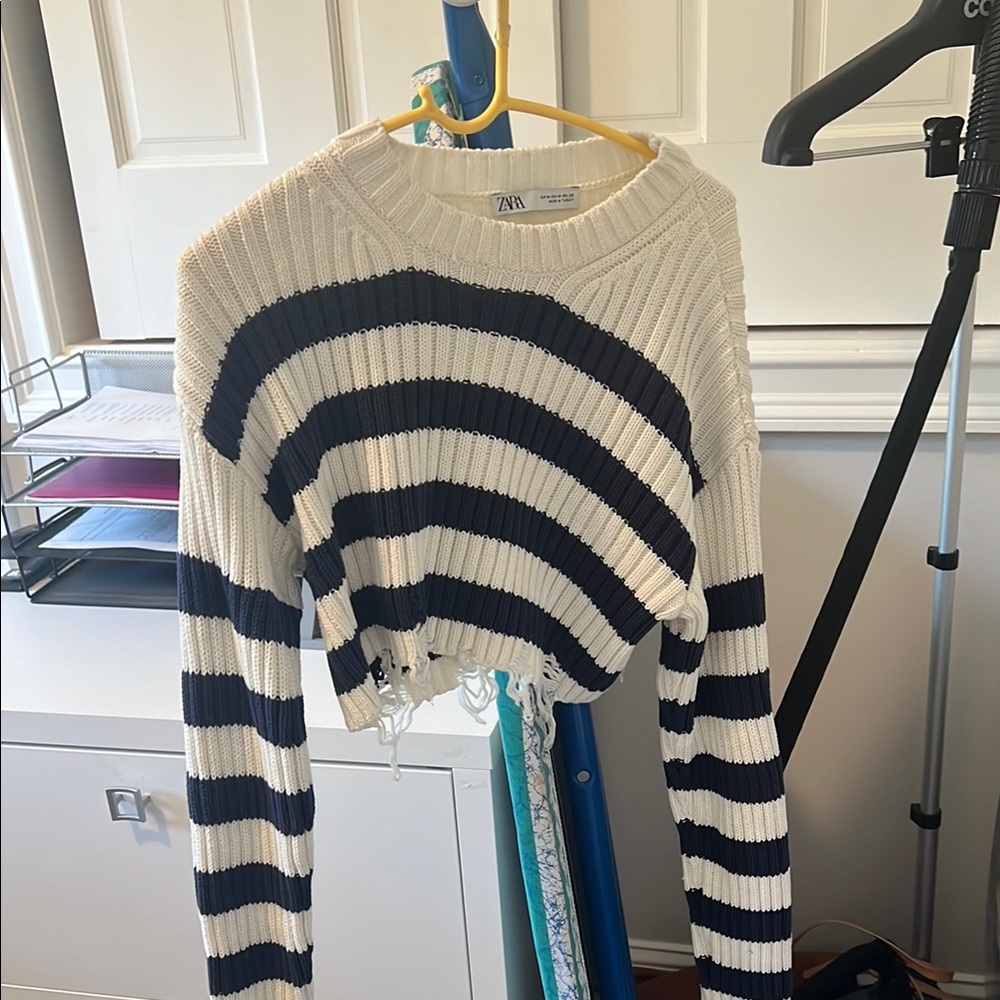 Zara Black and White Crew Neck Sweater